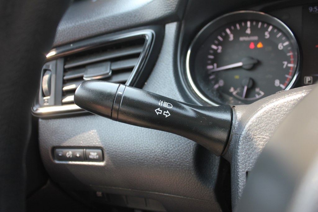Photo 17 of this NISSAN ROGUE