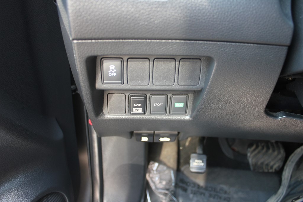 Photo 19 of this NISSAN ROGUE