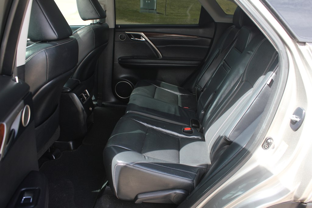 Photo 41 of this LEXUS RX 350