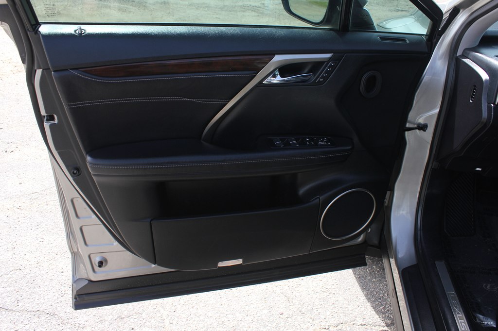 Photo 30 of this LEXUS RX 350