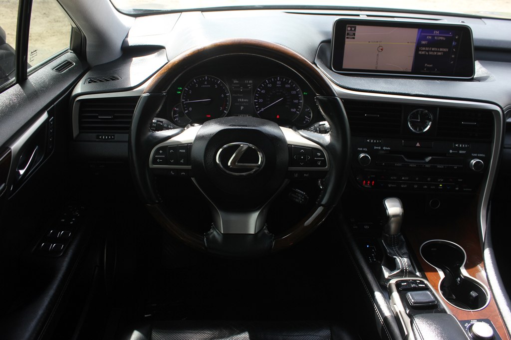 Photo 9 of this LEXUS RX 350