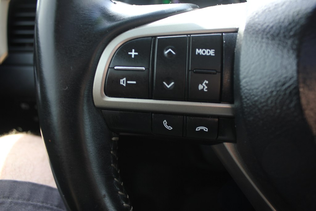Photo 12 of this LEXUS RX 350