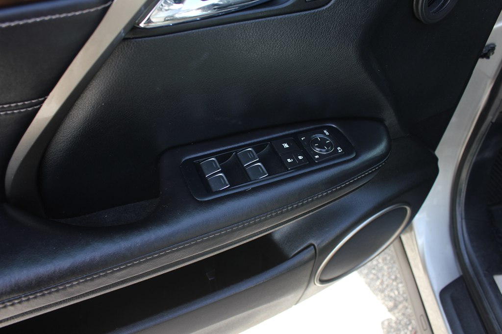Photo 31 of this LEXUS RX 350