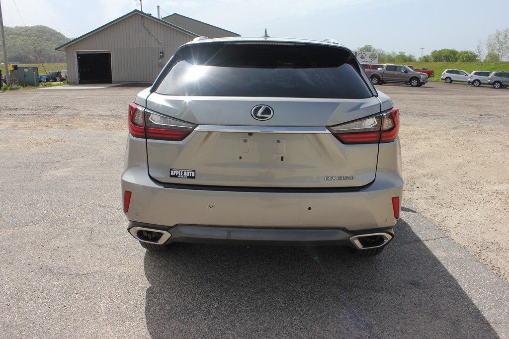 Photo 6 of this LEXUS RX 350