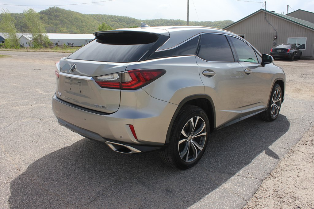 Photo 5 of this LEXUS RX 350