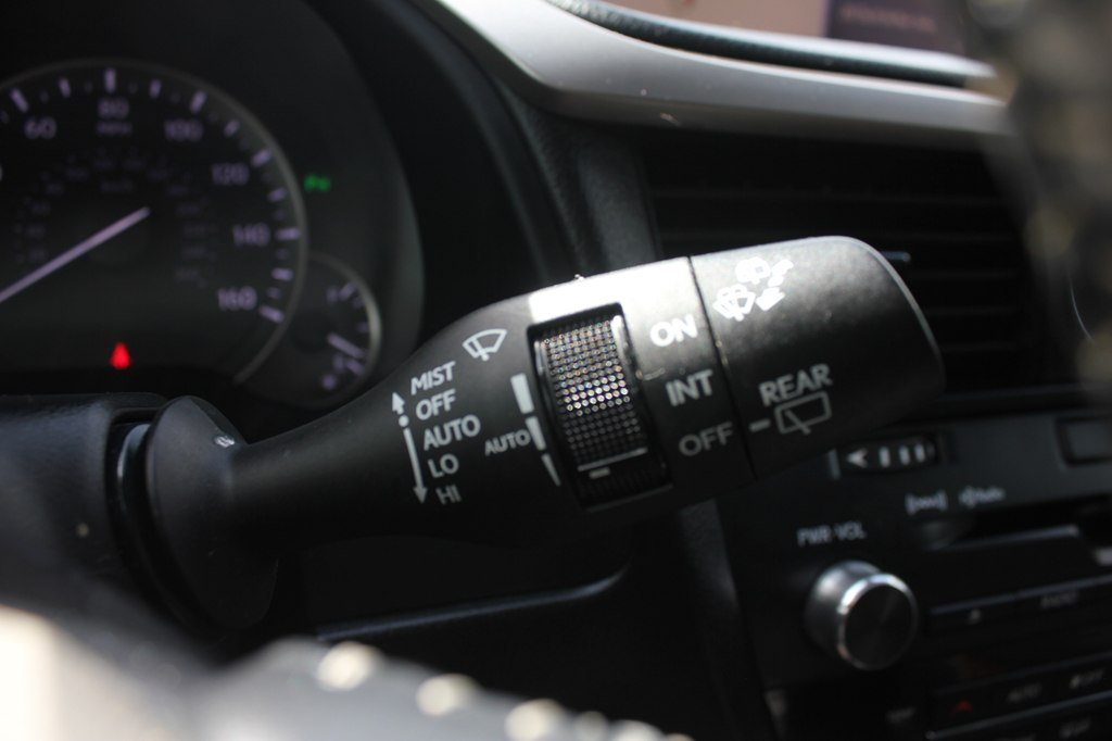 Photo 15 of this LEXUS RX 350