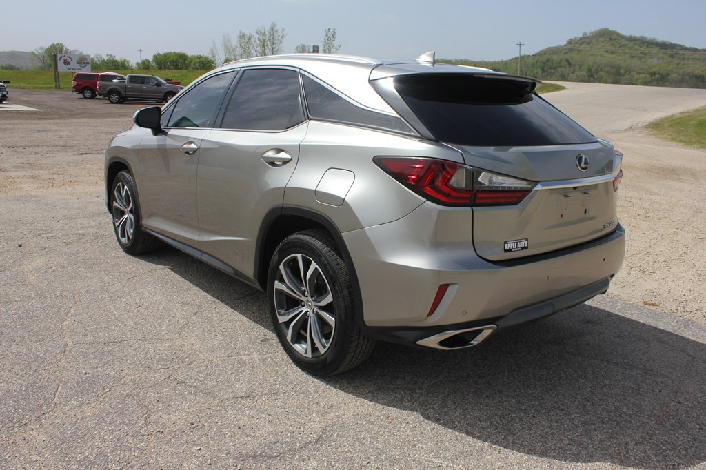 Photo 7 of this LEXUS RX 350