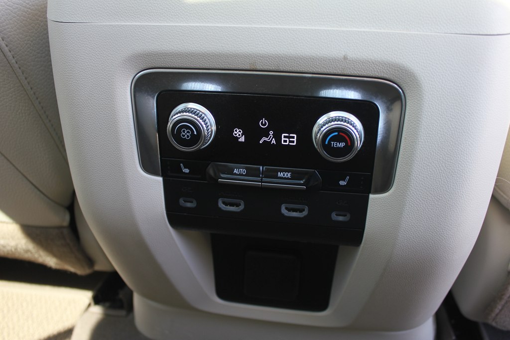 Photo 35 of this GMC YUKON