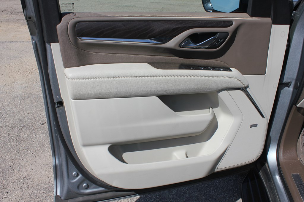 Photo 24 of this GMC YUKON