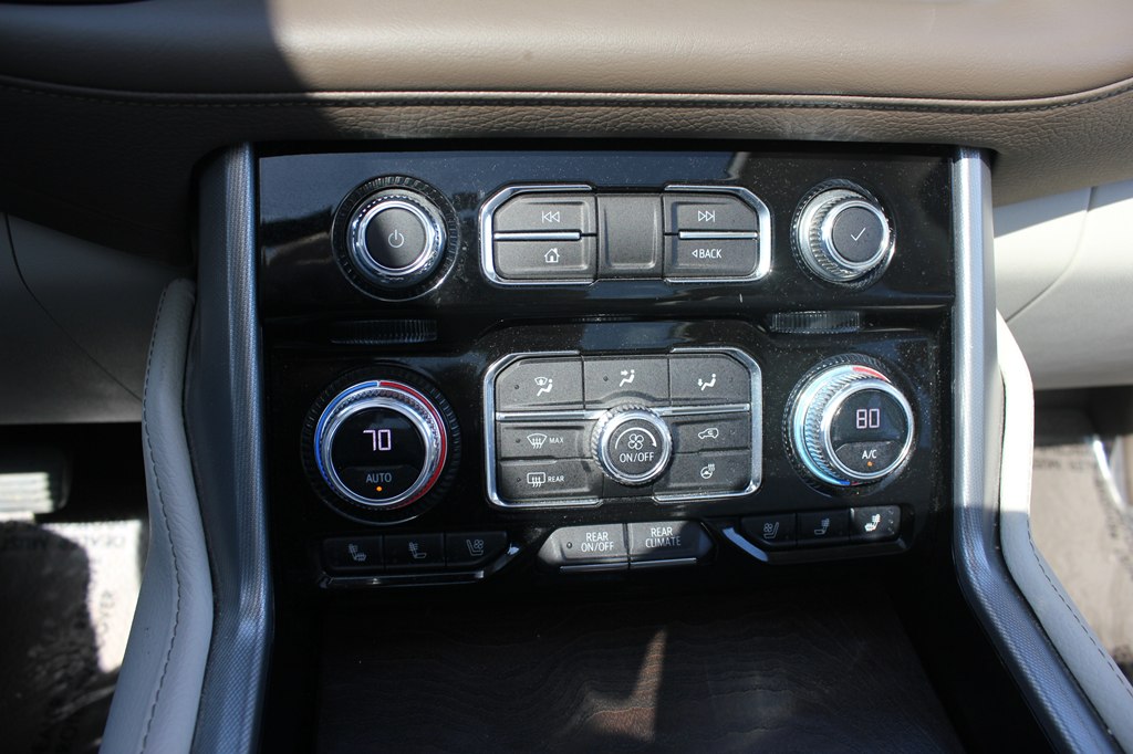 Photo 17 of this GMC YUKON