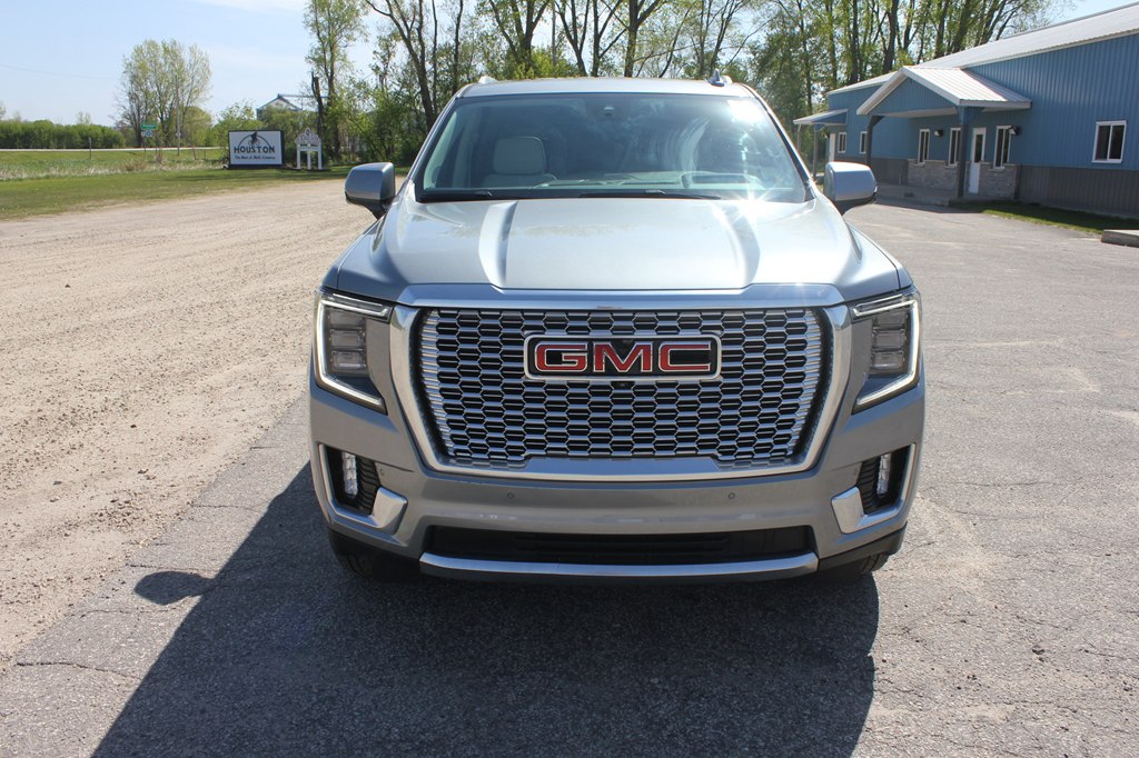 Photo 2 of this GMC YUKON