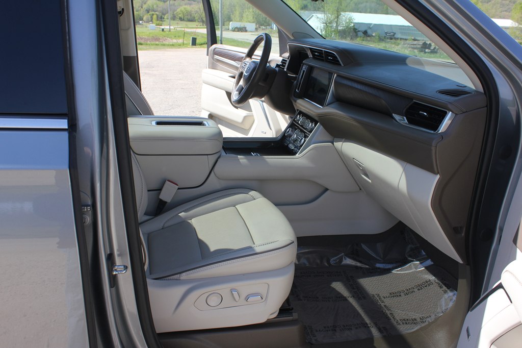 Photo 29 of this GMC YUKON
