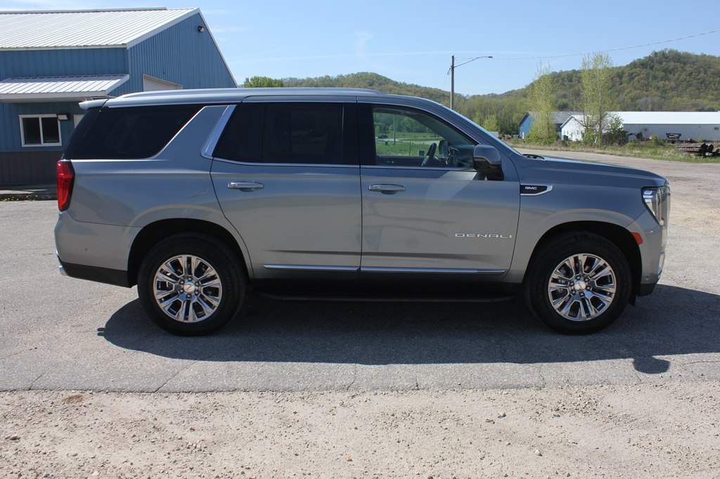 Photo 4 of this GMC YUKON