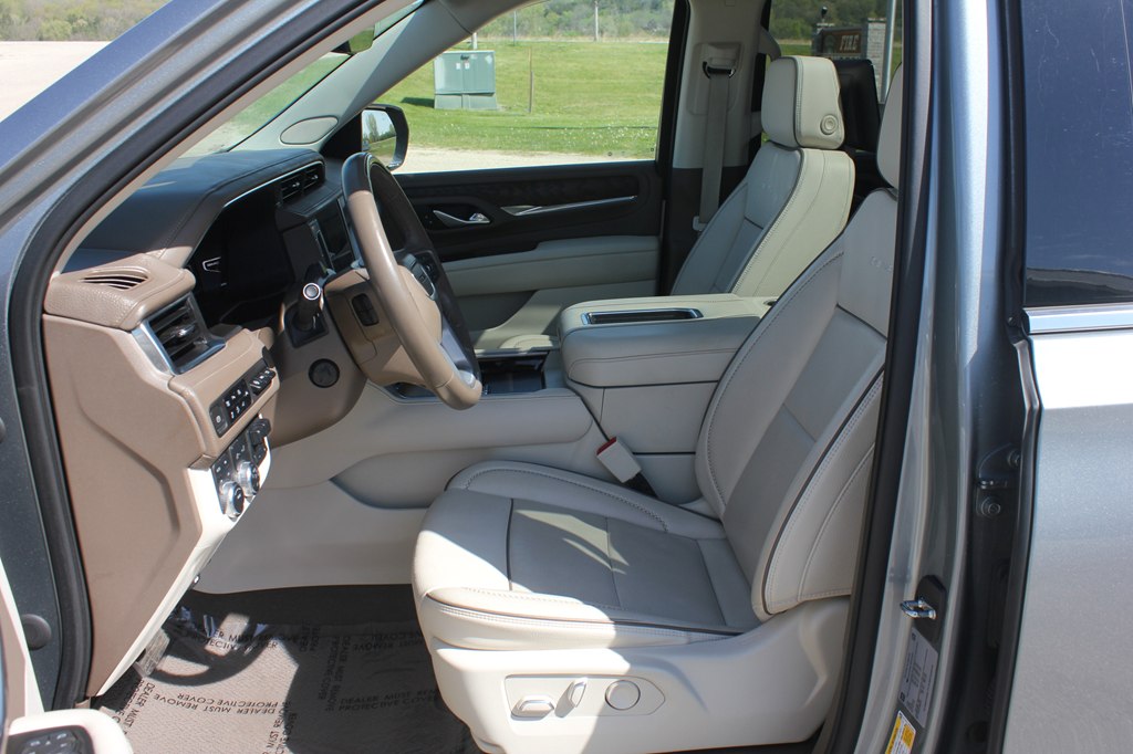 Photo 26 of this GMC YUKON