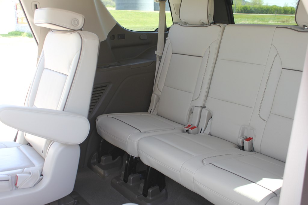 Photo 39 of this GMC YUKON