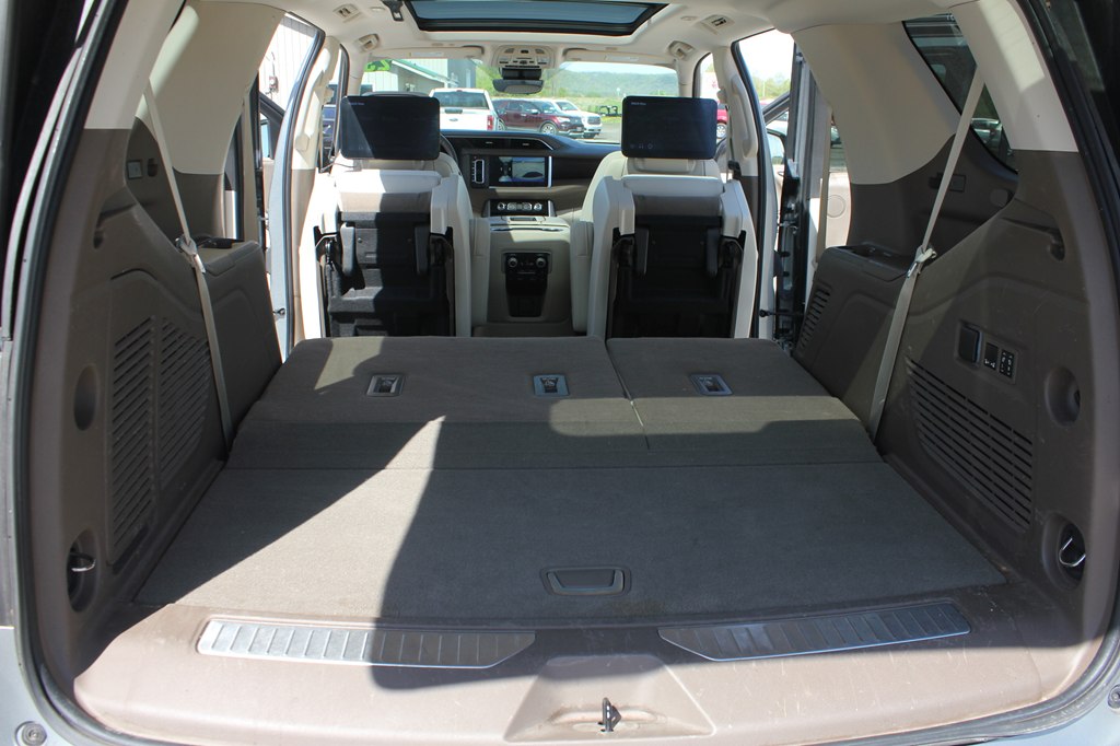 Photo 41 of this GMC YUKON