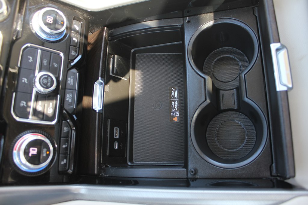 Photo 18 of this GMC YUKON