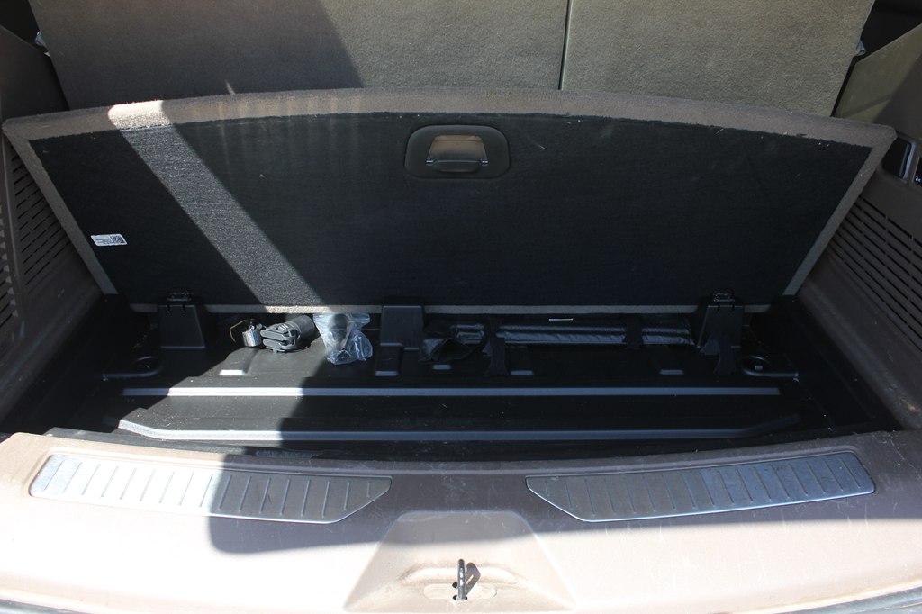 Photo 45 of this GMC YUKON