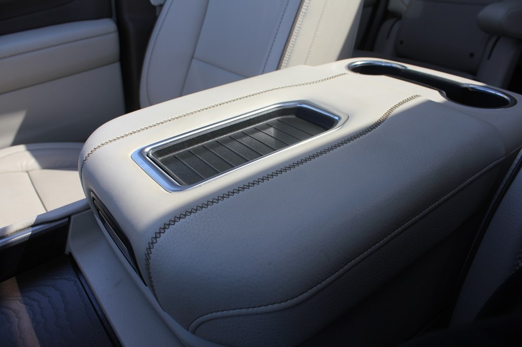 Photo 19 of this GMC YUKON