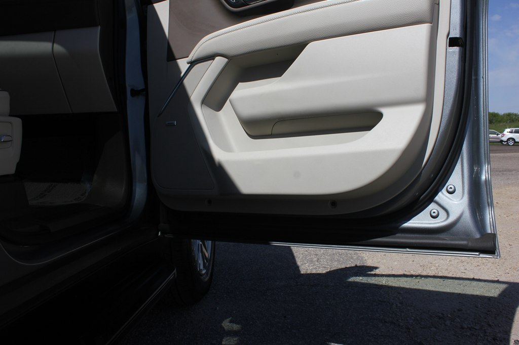Photo 50 of this GMC YUKON