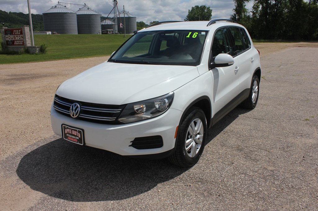White 2016 Volkswagen Tiguan SUV / Crossover All-Wheel Drive Automatic