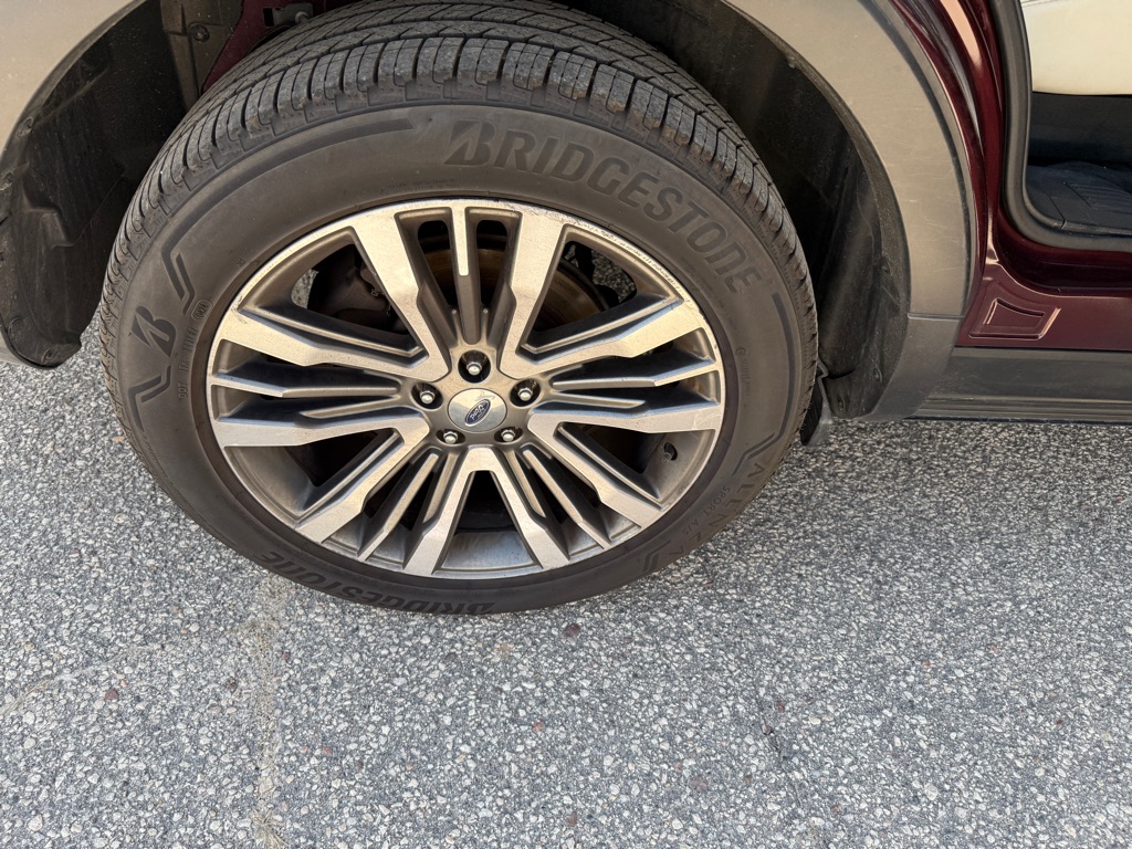 Photo 57 of this FORD EXPLORER