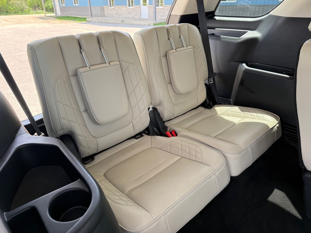 Photo 37 of this FORD EXPLORER