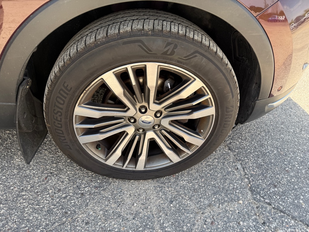 Photo 56 of this FORD EXPLORER