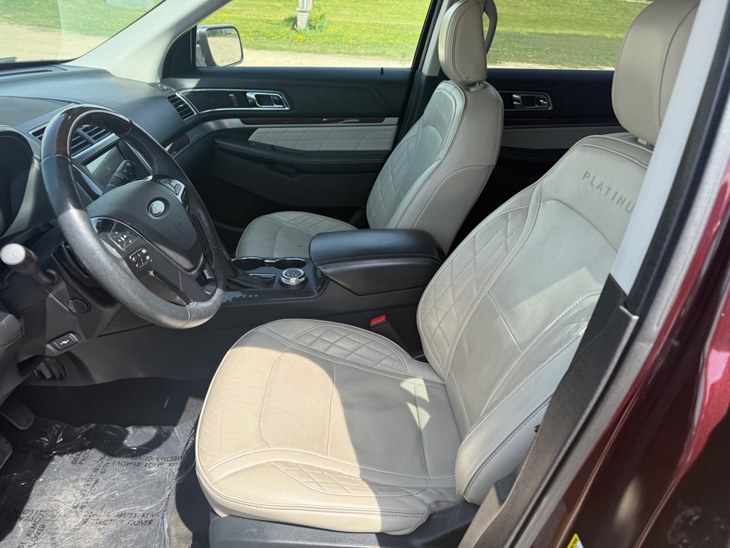 Photo 11 of this FORD EXPLORER