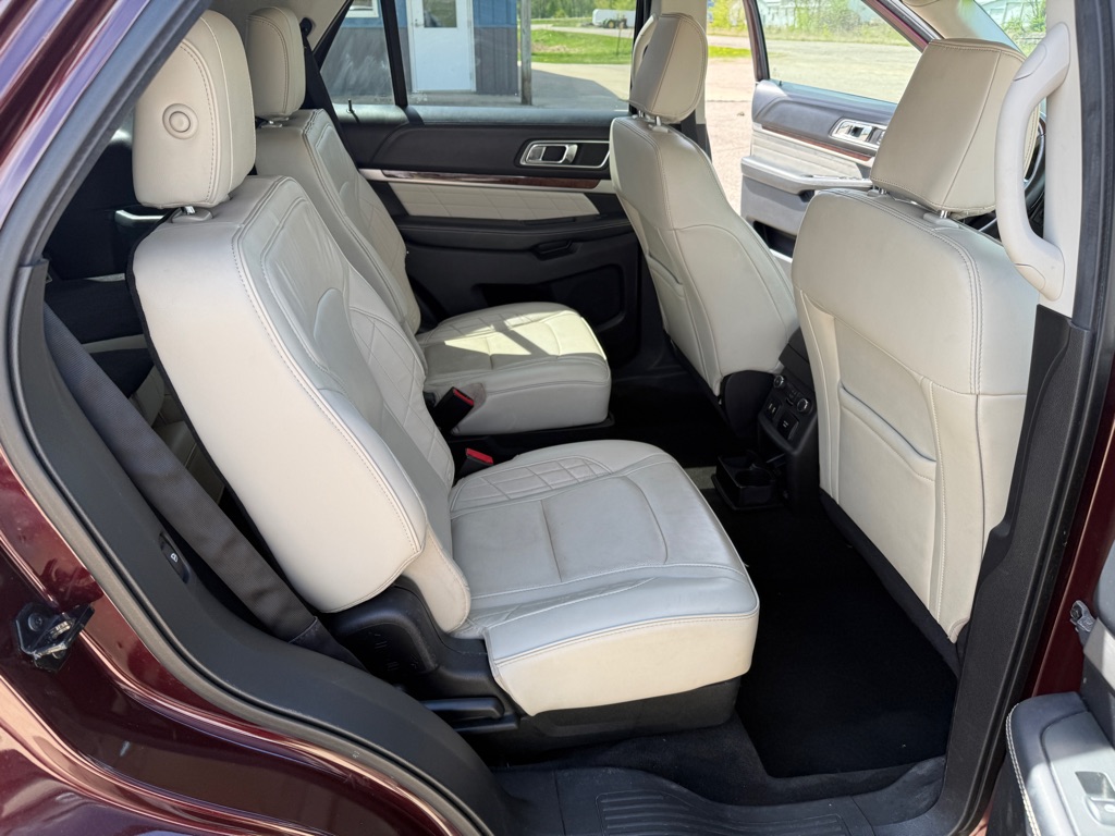 Photo 35 of this FORD EXPLORER