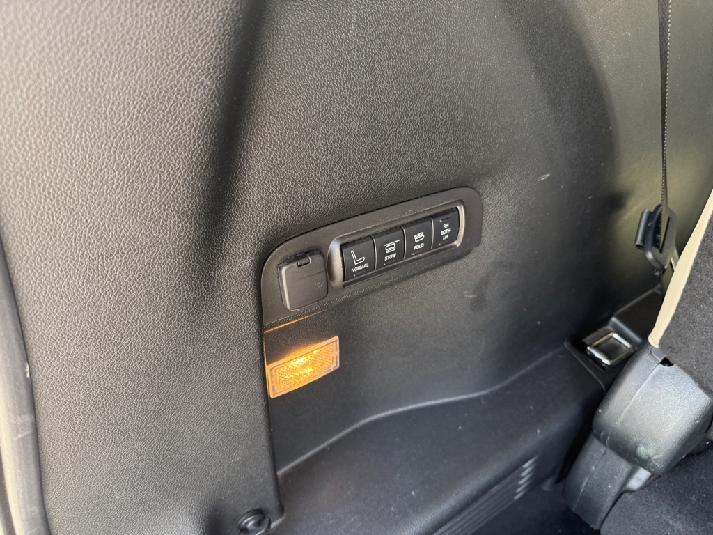 Photo 45 of this FORD EXPLORER