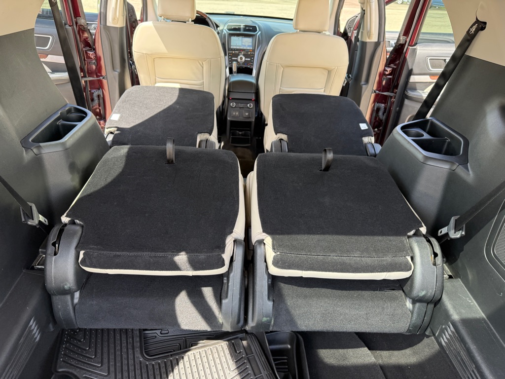 Photo 41 of this FORD EXPLORER