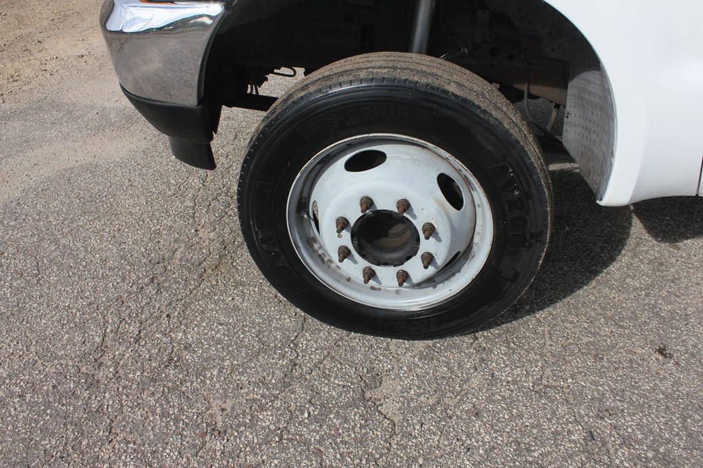 Photo 51 of this FORD F550