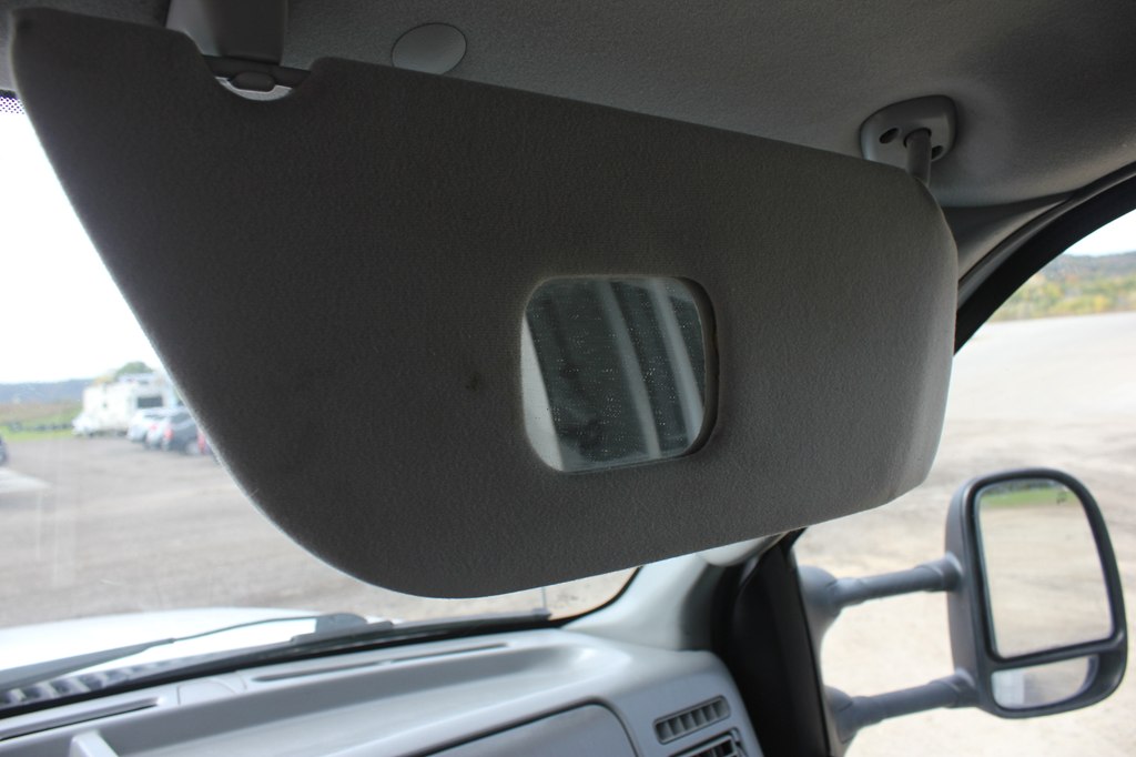 Photo 21 of this FORD F550