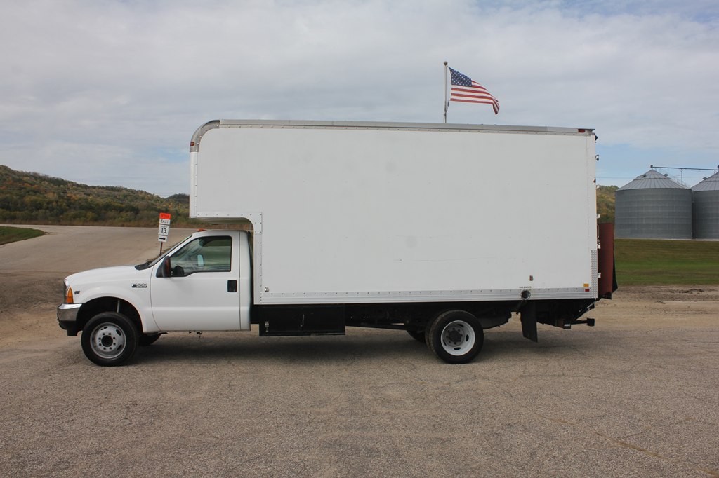 Photo 8 of this FORD F550