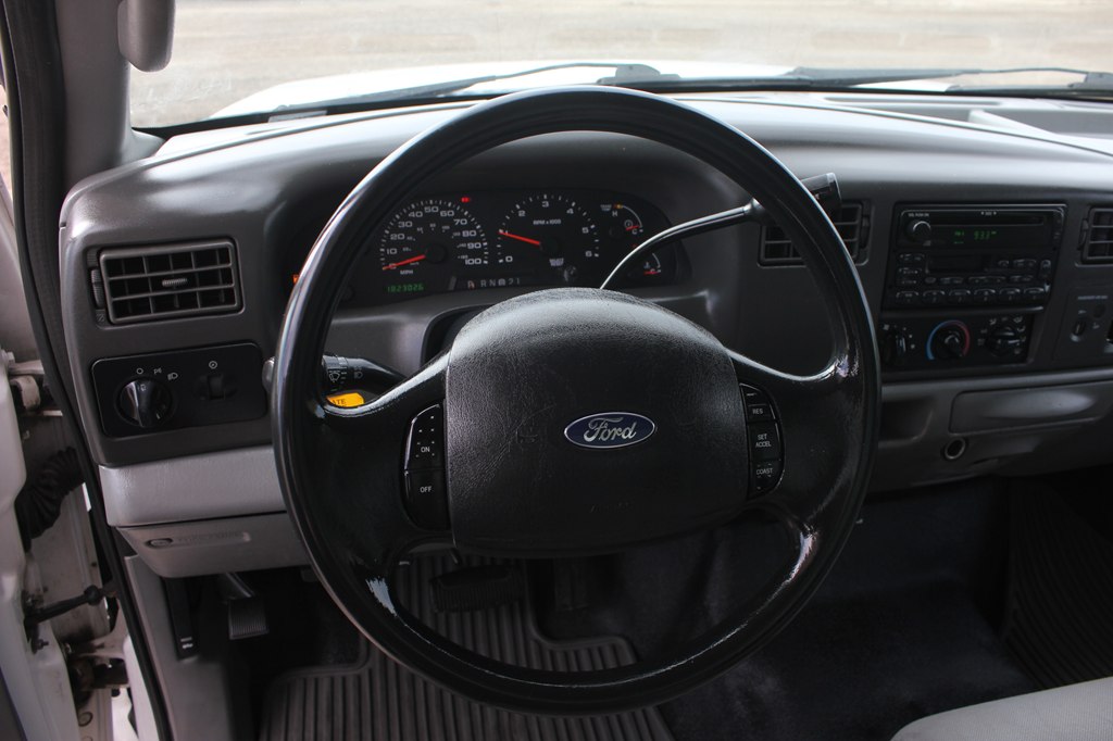Photo 10 of this FORD F550