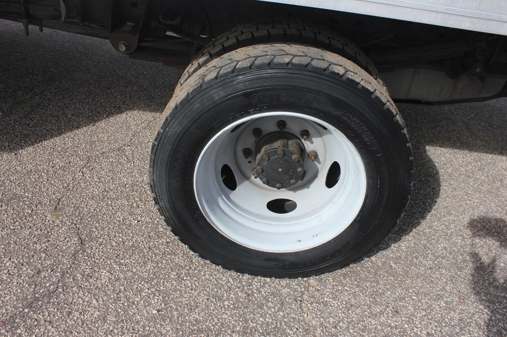 Photo 50 of this FORD F550
