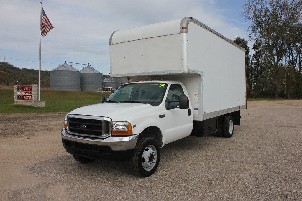 2004 FORD F550
