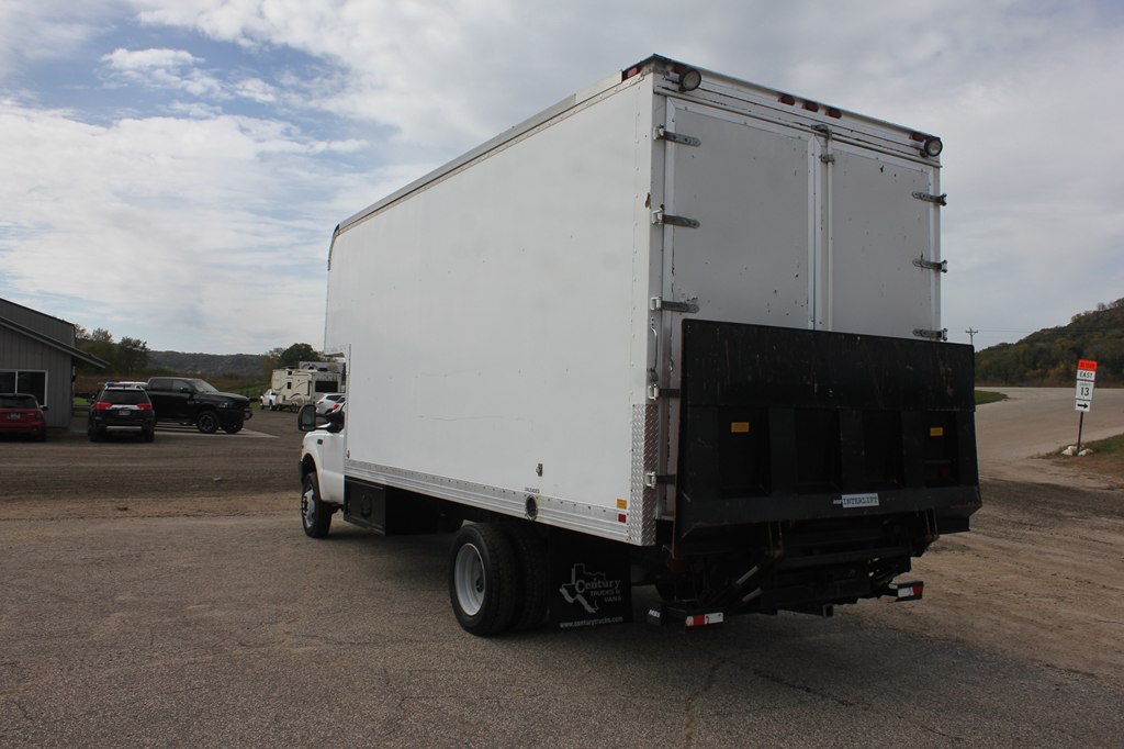 Photo 7 of this FORD F550