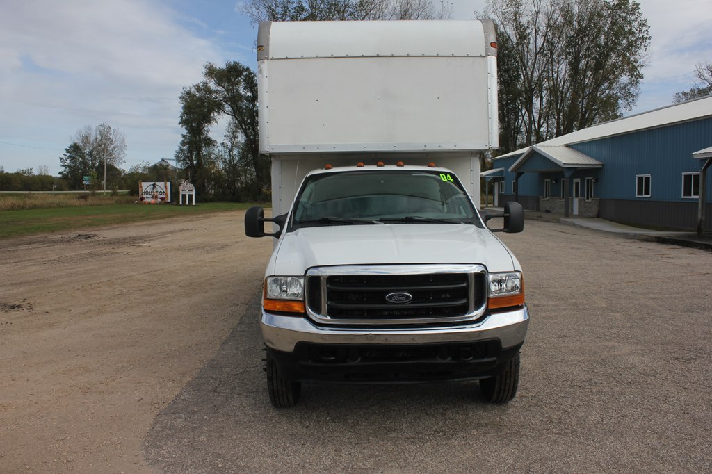 Photo 2 of this FORD F550