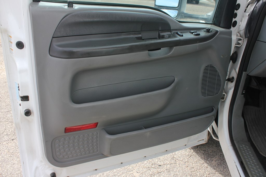 Photo 23 of this FORD F550