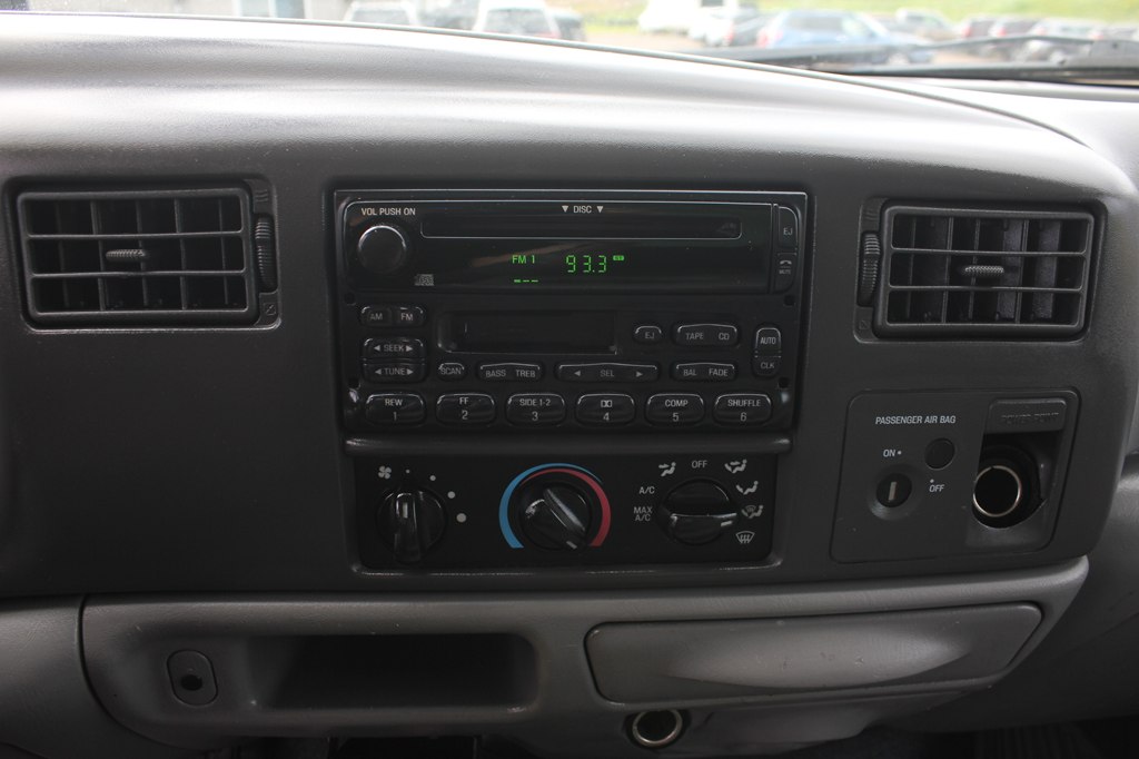 Photo 18 of this FORD F550