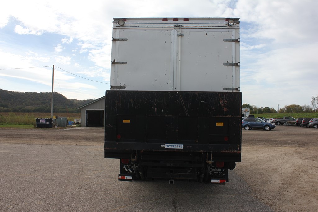 Photo 6 of this FORD F550