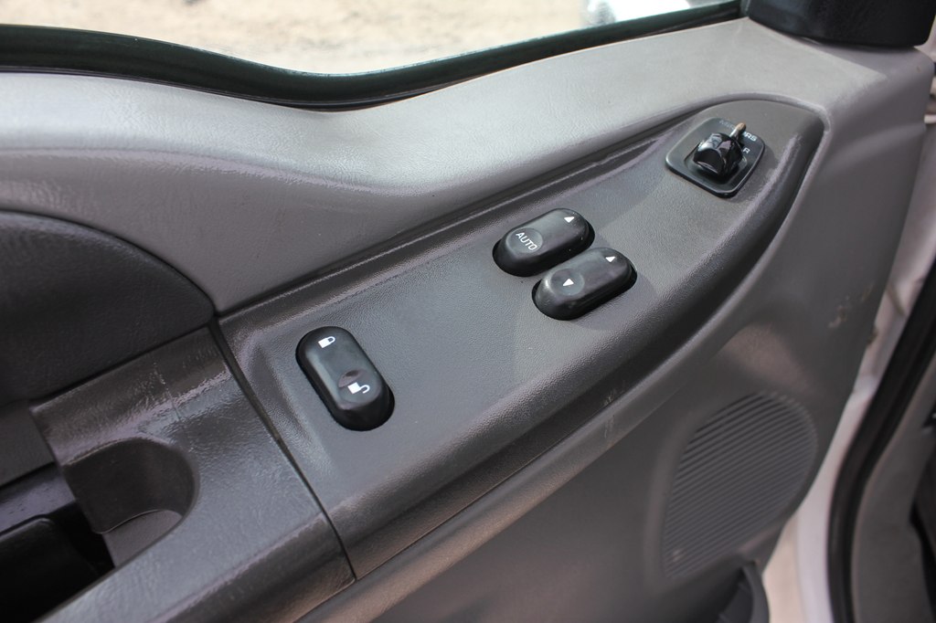 Photo 24 of this FORD F550