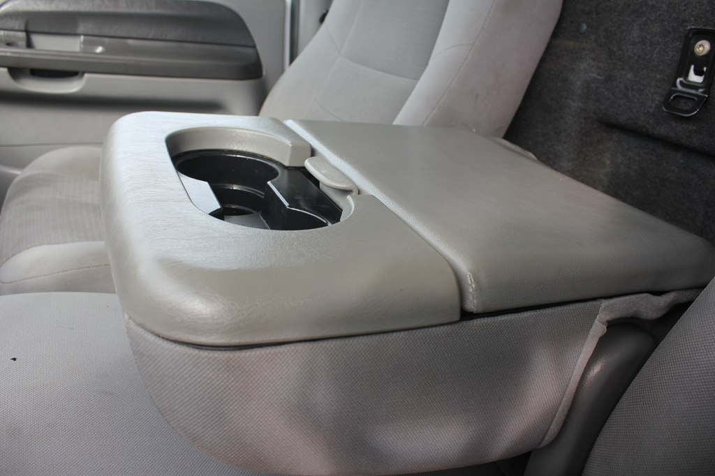 Photo 20 of this FORD F550