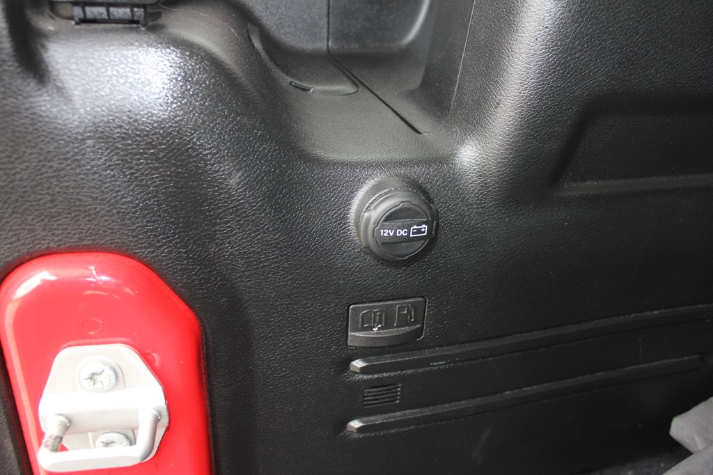 Photo 42 of this JEEP WRANGLER