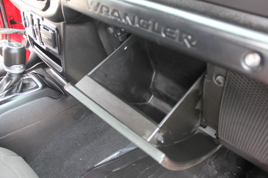 Photo 31 of this JEEP WRANGLER