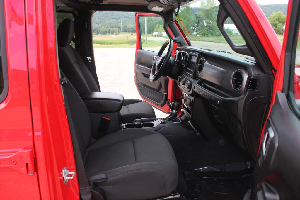 Photo 29 of this JEEP WRANGLER