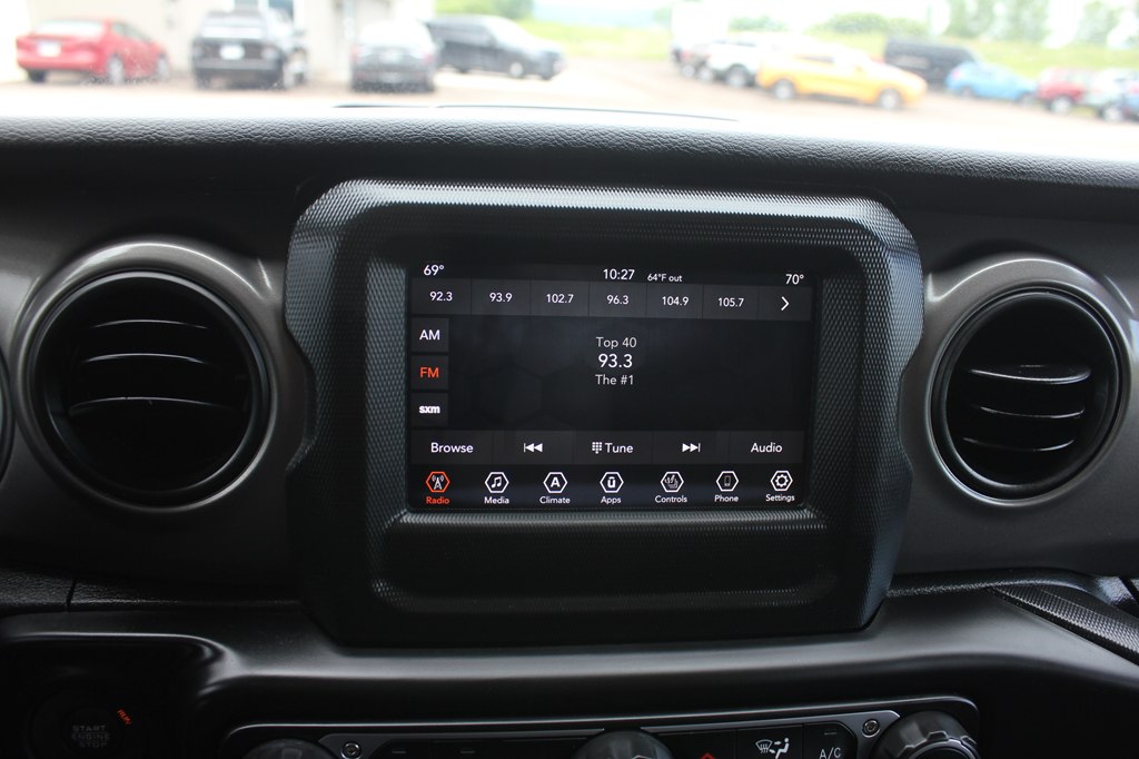Photo 17 of this JEEP WRANGLER