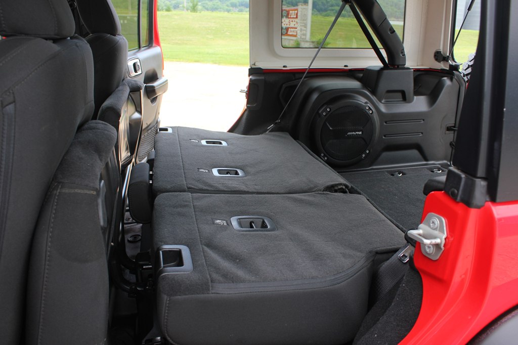Photo 36 of this JEEP WRANGLER